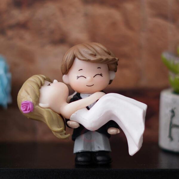 eCraftIndia Plastic Bride Kissing Groom Romantic CoupleBest Amazon Deals